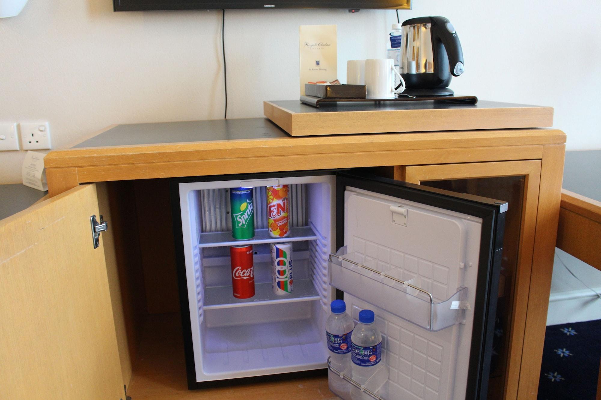 Royale Chulan Seremban Eksteriør billede A mini-refrigerator in a hotel room