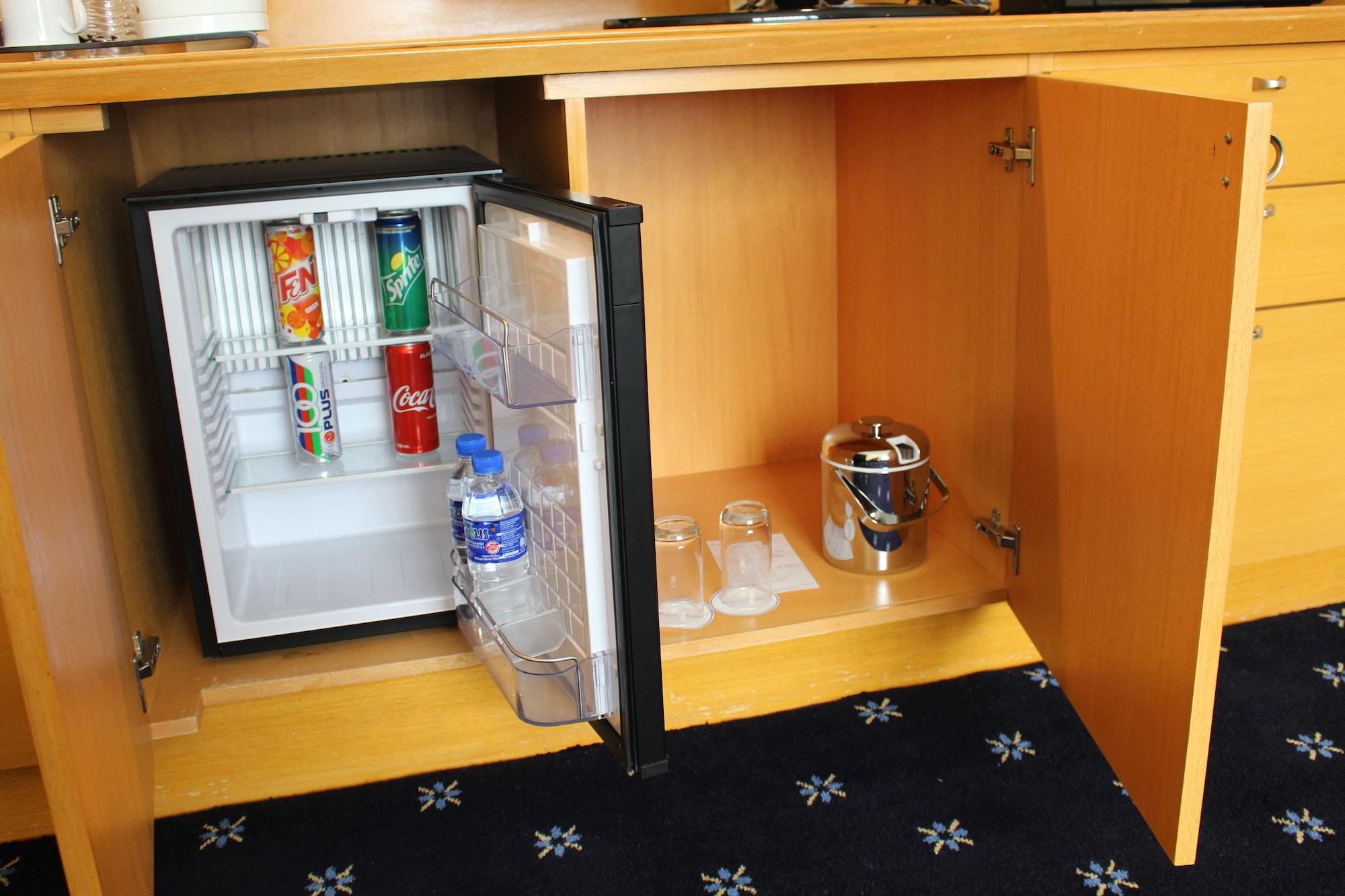 Royale Chulan Seremban Eksteriør billede A mini-bar in a hotel room