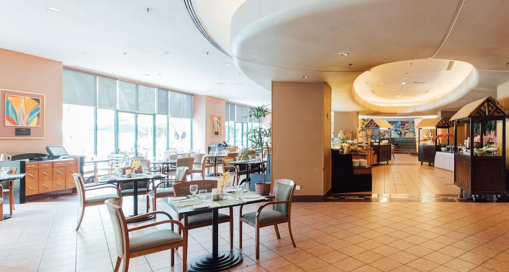 Royale Chulan Seremban Eksteriør billede The restaurant