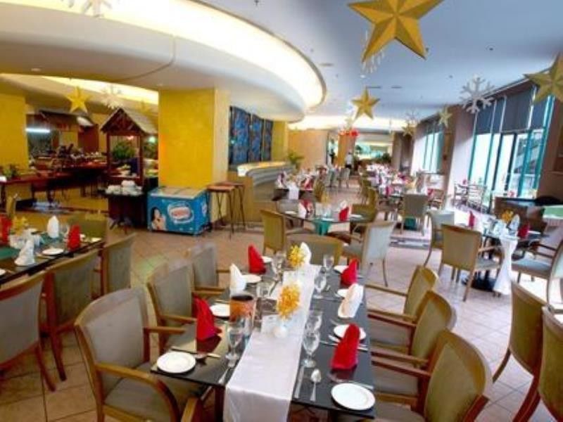 Royale Chulan Seremban Eksteriør billede The restaurant