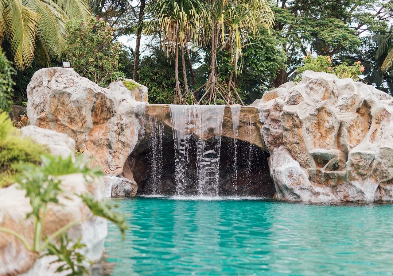 Royale Chulan Seremban Eksteriør billede The swimming pool at the resort