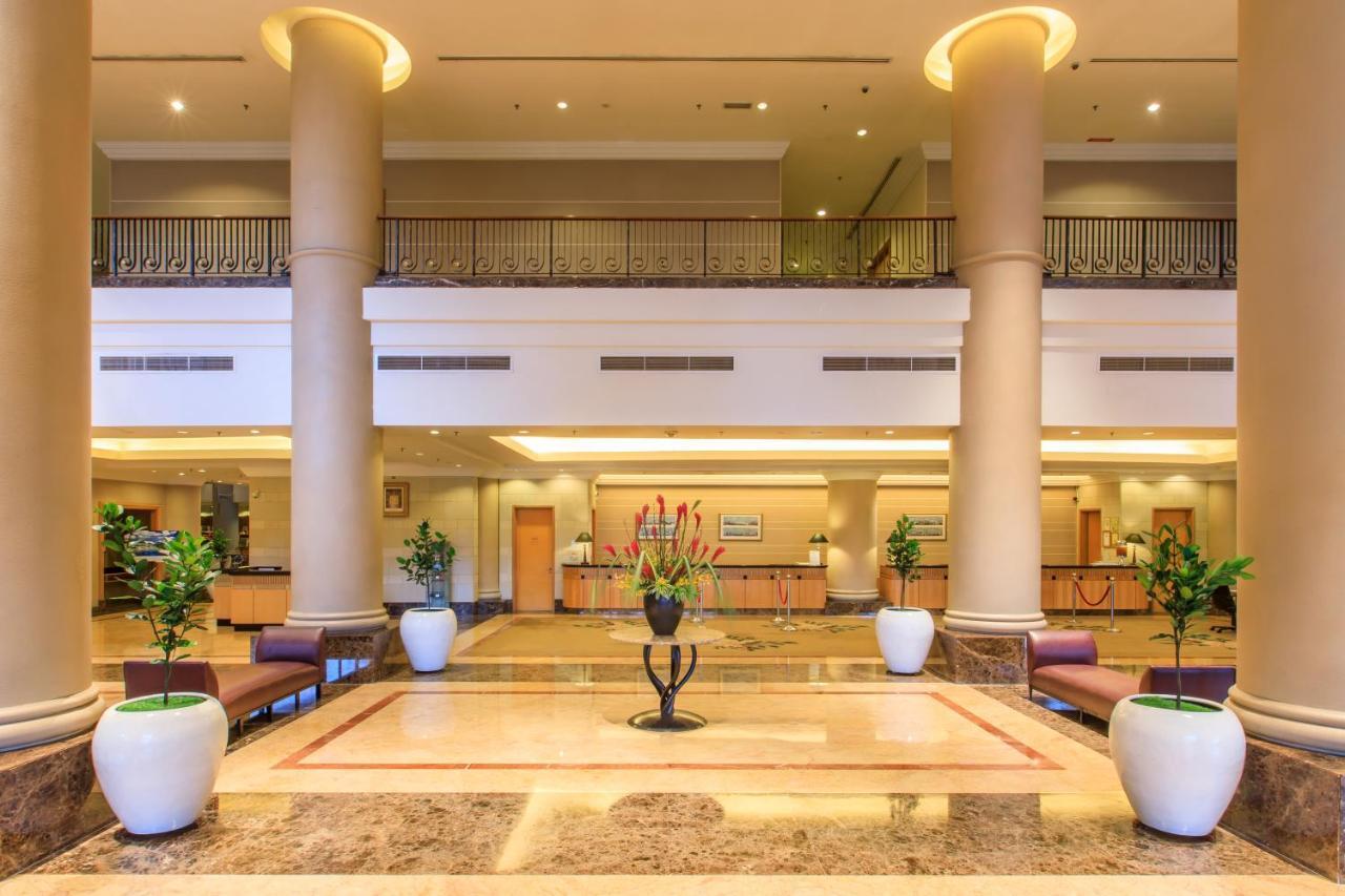 Royale Chulan Seremban Eksteriør billede Lobby
